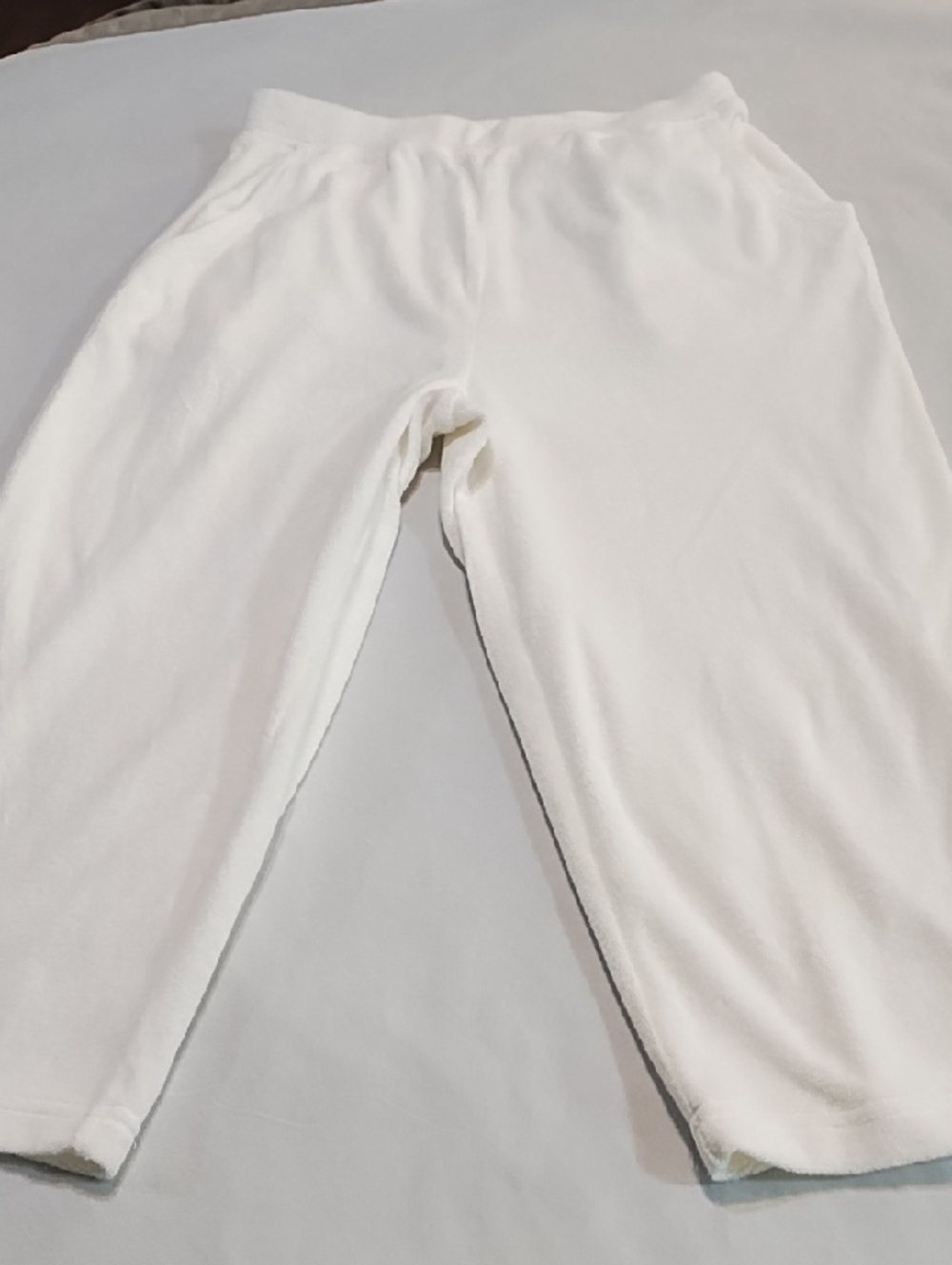 Denim&Co White Capri Pants